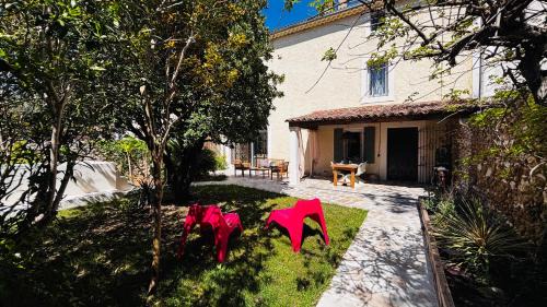 Saint-Saturnin-les-Avignon House | Le Beldi, Mas de Village 1870