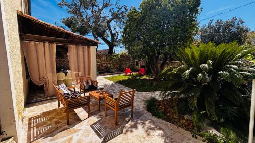 Saint-Saturnin-les-Avignon House | Le Beldi, Mas de Village 1870