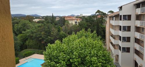 Saint-Raphael Apartment | LE BELLEVUE - APPARTEMENT - FREJUS -T2-Piscine
