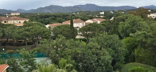 Saint-Raphael Apartment | LE BELLEVUE - APPARTEMENT - FREJUS -T2-Piscine