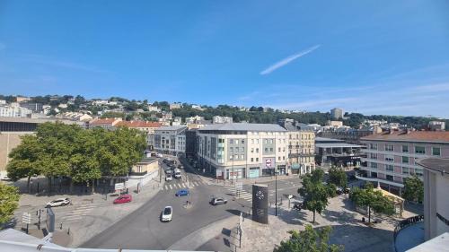 Anatole France Danton Apartment | Le Belvédère - Hypercentre