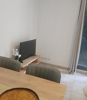 Saint-Denis Apartment | LE BERYL - Proche CHU et Saint-Denis centre