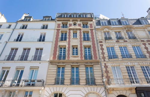 Paris City Center Apartment | Le Bijou des Orfèvres: Louvre, Notre Dame