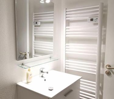 Lourdes Apartment | LE BIKING *STUDIO (30m²) *WIFI*PARKING PRIVE*CALME