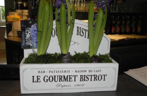 Lusignan Hotel | Le Bistroquet