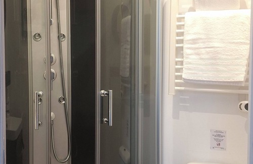 Saint-Aignan Bed & Breakfast | Le Black Dog Bedroom 4