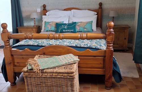 Saint-Aignan Bed & Breakfast | Le Black Dog Pub Bedroom 5