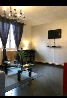 Moulins Apartment | Le Black & White F 2 de 55 m 2 (4 pers).