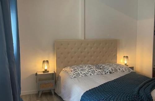 Senlis Apartment | Le bleu de Senlis
