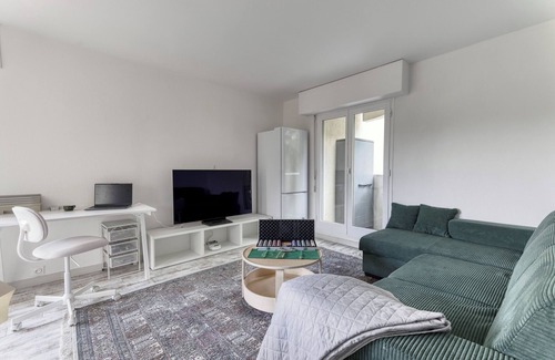 Maisons-Alfort Apartment | Le Blum - Wifi - Balcon - Porte de Bercy