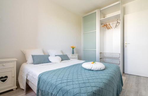 Conflans-Sainte-Honorine Apartment | Le Bohème de Montreuil 13 minutes Paris