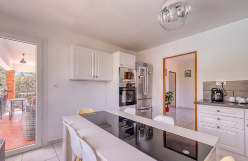 Nans-les-Pins Apartment | Le Bonheur d'Accueillir - Apt de 120 m2 avec jardin
