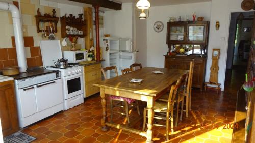 Chenecey-Buillon Apartment | Le Bord de Loue