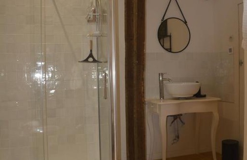 Cosne-Cours-sur-Loire Bed & Breakfast | Le boudoir de Yaya