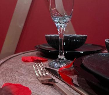 La Ferte-Gaucher House | Le boudoir rouge - Loveroom luxueuse pour couples