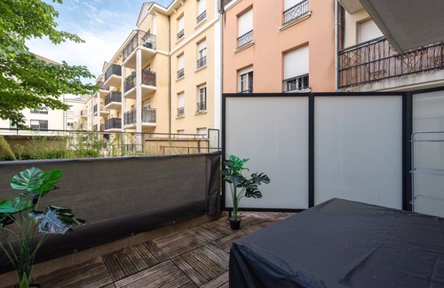 Bussy-Saint-Georges Apartment | Le Bougainvillier - charmant studio avec balcon