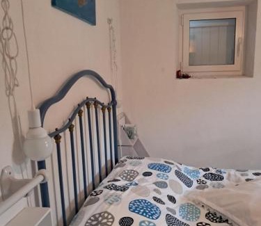 Aubigny-sur-Nere Bed & Breakfast | le buisson de la gariole ,chambre rhétaise