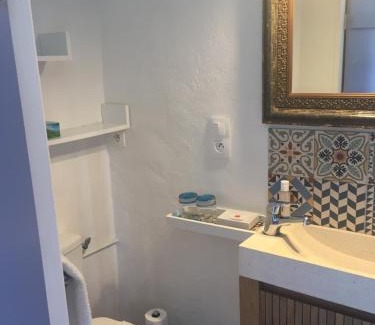 Noirmoutier-en-l'Ile Bed & Breakfast | Le Buzet Bleu Bed & Breakfast
