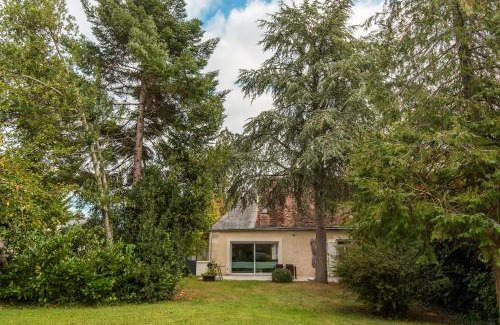 Montreuil-le-Henri House | Le cèdre du Prieuré
