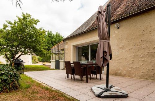Montreuil-le-Henri House | Le cèdre du Prieuré