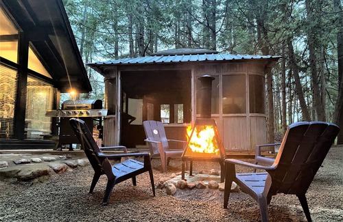Sainte-Lucie-des-Laurentides Ski Chalet | Le1603 - Spa and Beach - Chalets in the north
