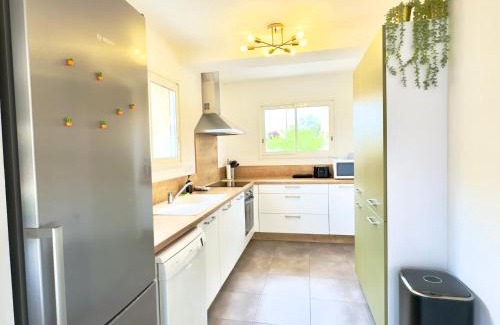 Cabestany Apartment | Le Cabes - Climatisation - BBQ -Terrasse & Jardin- Free Parking 2 places-WIFI - Télétravail - SudSéjourConciergerie