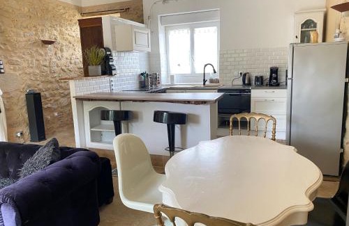 Cerons House | le cachot de st Cricq