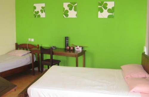 Tombeau Bay House | Le cactus guesthouse