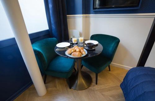 Quartier de l'Ecole-Militaire Apartment | Le Café des Invalides