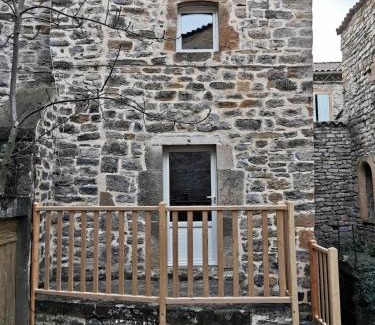 Saint-Georges-de-Luzencon House | Le Caladou