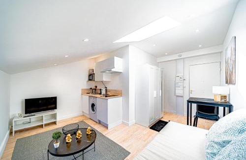 Bussiere - Cadiere Apartment | Le Californie - Agréable studio - Oullins