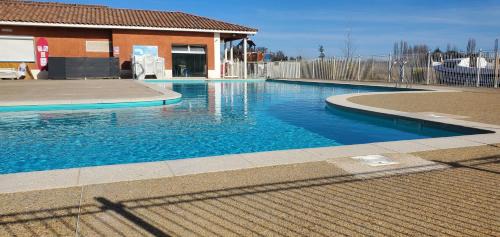 Colombiers House | Le Canal superbe maison Climatisation Wi-Fi Parking Jardin Piscine 15 mn de Béziers
