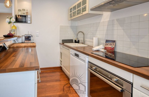 Antibes City Centre Apartment | LE CARNOT Apartment for 2 By Sunset