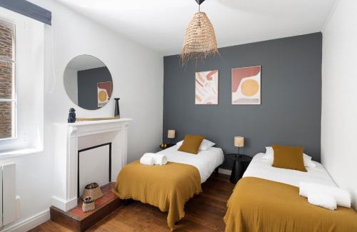 Dinan - Saint-Malo Apartment | Le Carré Sainte-Anne - Appt en plein centre historique