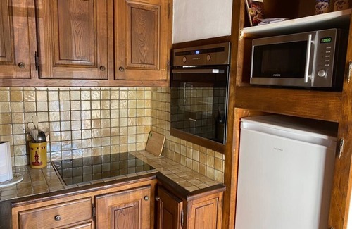 Montmeyan Apartment | Le Castelet de Montmeyan Apartment near the lakes