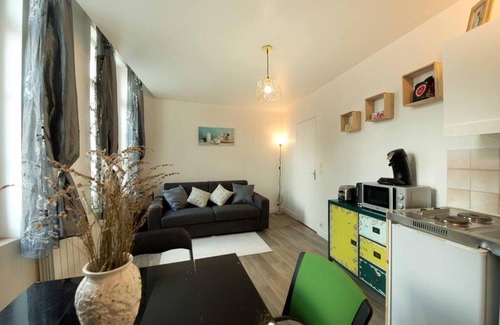 Sainte-Anne - Faubourg Noyon Apartment | Le Castille Centre Gare Wifi et Parking gratuit