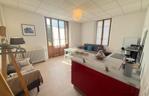 Saint-Jean-de-Maurienne Apartment | Le Cathedral Hyper Centre Parking Balcon