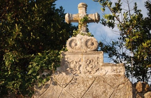 Nizas Villa | Le Caveau spacious vintage vineyard villa at DOMAINE SAINT FERREOL