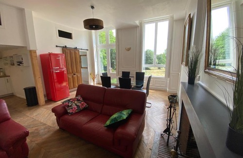 Courbouzon Apartment | Le château de Courbouzon