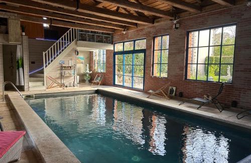 Jeuxey Bed & Breakfast | Le Château de Failloux, Piscine intérieure