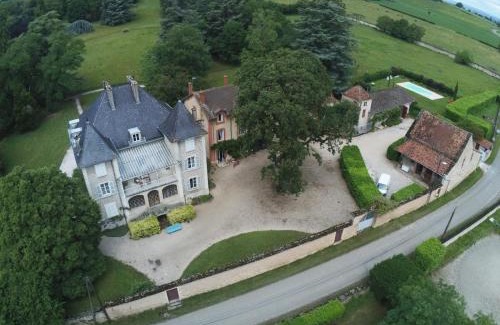 Champagny-sous-Uxelles Bed & Breakfast | Le Château