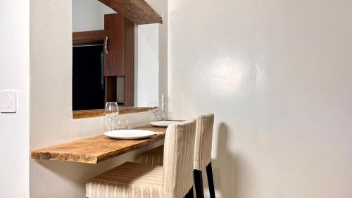 Mougins Apartment | LE CHÊNE - Studio Provençal à Mougins - AC - Wifi - Parking Gratuit -
