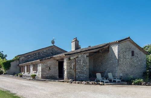 Razac-d'Eymet Cottage | Le Chai - Fantastic Gite with pool in 30+ acres near Bergerac