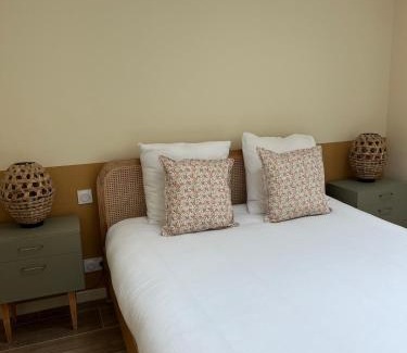 Les Salles-De-Castillon House | Le Chai
