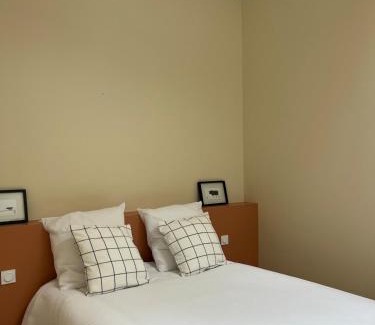 Les Salles-De-Castillon House | Le Chai