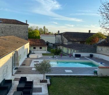 Gensac-la-Pallue House | Le « chai » vous
