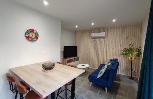 Grisolles Apartment | Le Chai Vous