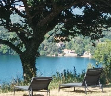 Charbonnieres-les-Vieilles Ski Chalet | Le chalet du Gour de Tazenat