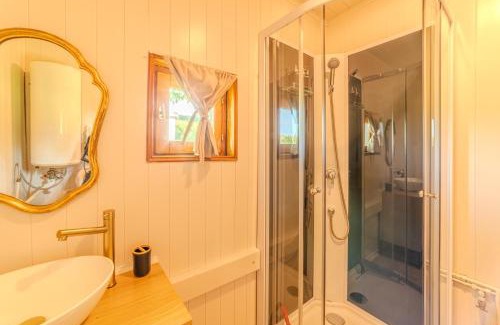 Saint-Didier-en-Brionnais House | Le Chalet Brionnais - Grand Jardin