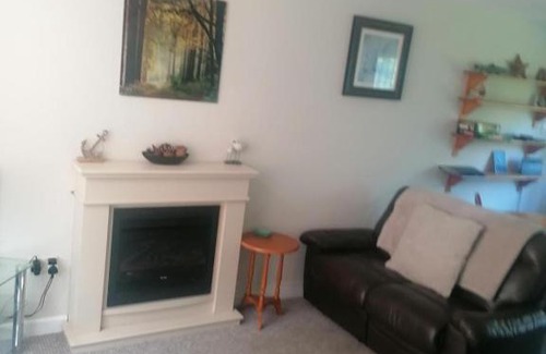 Pembroke Apartment | Le Chalet - 2 Bedroom Chalet House sleeps 3